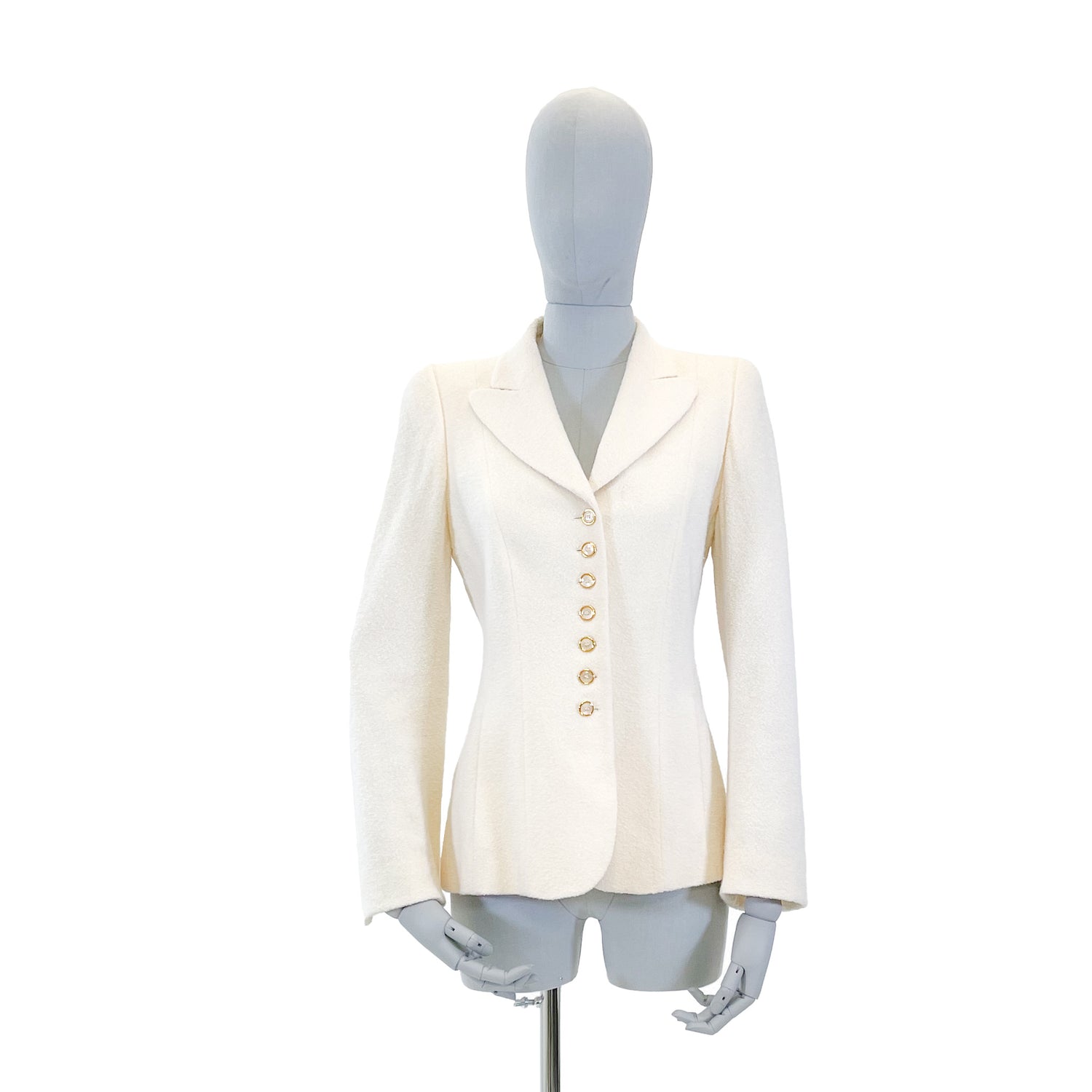 ESCADA blazer vintage fasihon luxury second hand the forms sustainable fashion cream 